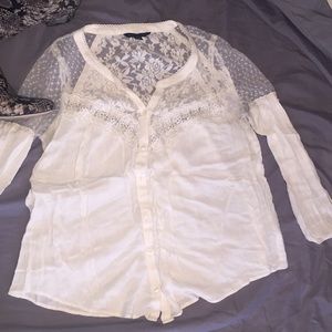 *Moving sale* American Eagle Lace button up shirt